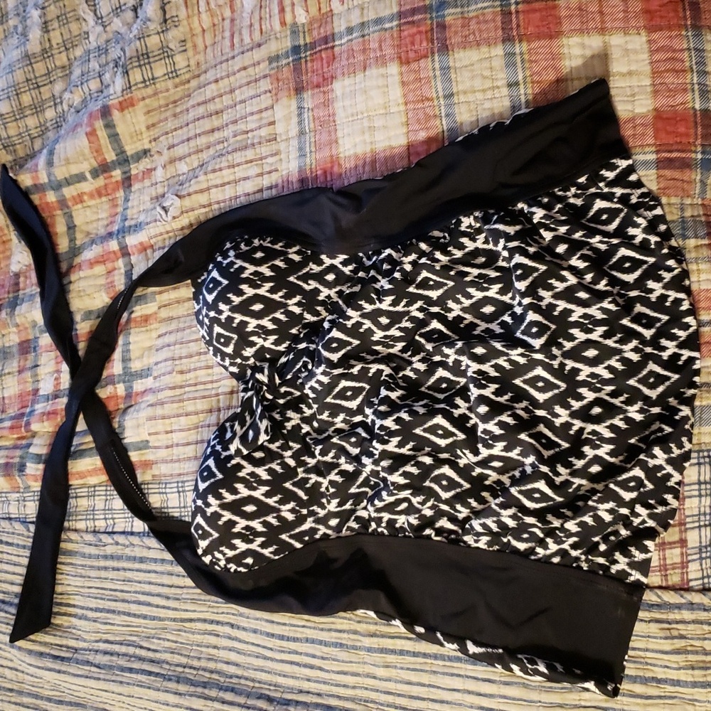 Merona, medium, black and white